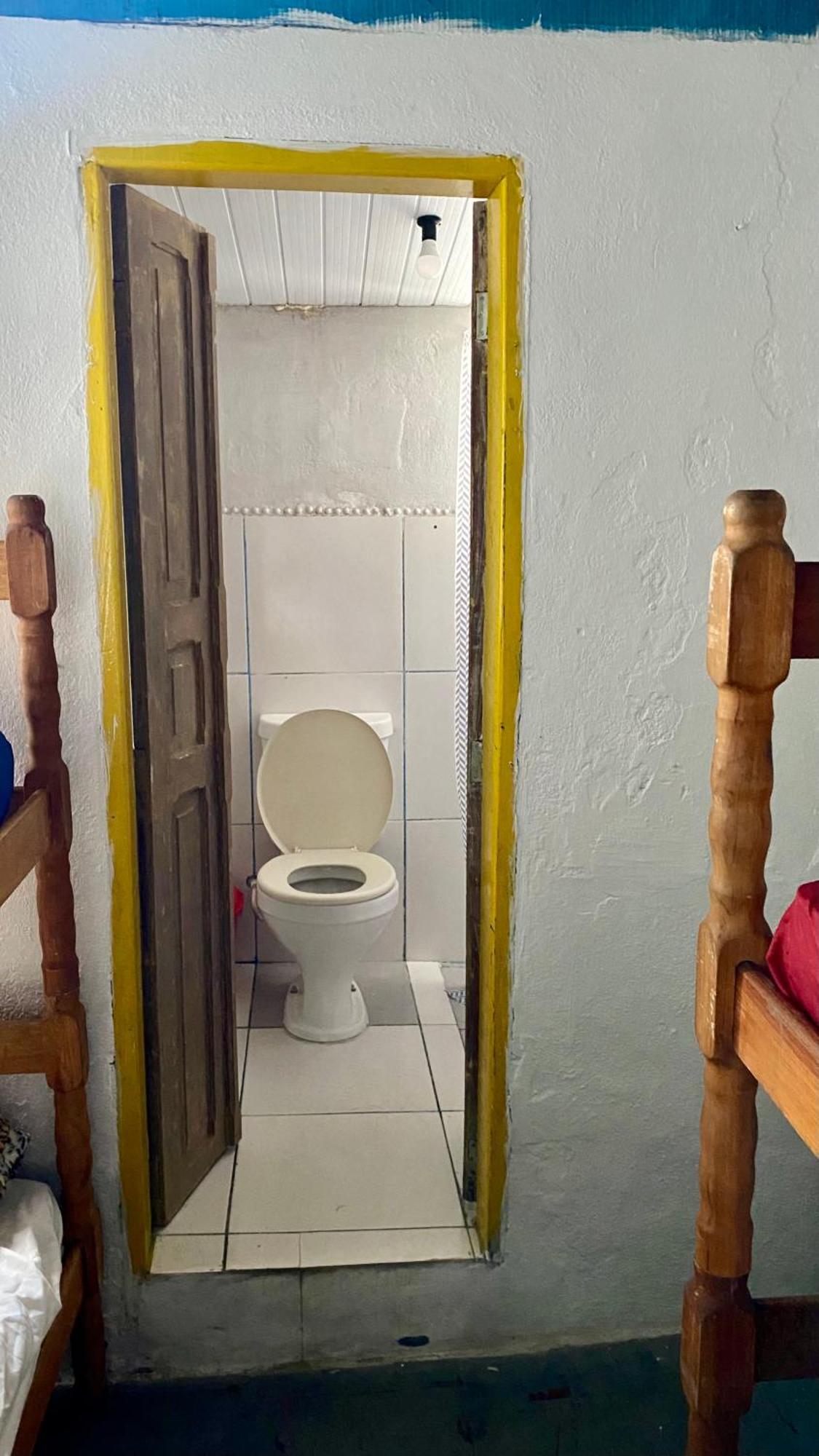 Casa Lee Hostel Парати Екстериор снимка